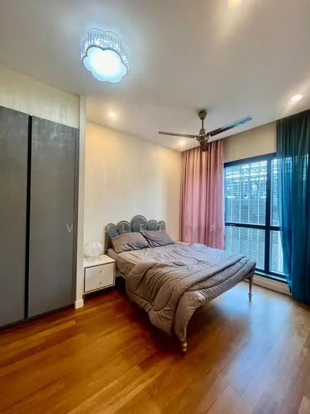 Bedroom features: king-size bed with upholstered headboard, grey bedding, 2 bedside tables, ceiling fan with light, wooden flooring, floor-to-ceiling windows, curtains in blue and pink, built-in wardrobe with sliding doors, decorative light fixture; style: modern.