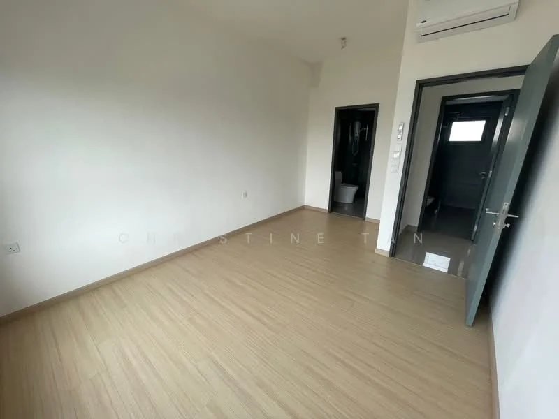 Room features: light wood laminate flooring, white painted walls, 1 wall-mounted split AC, door leading to bathroom, door leading to hallway, single window, neutral color scheme; style: modern.