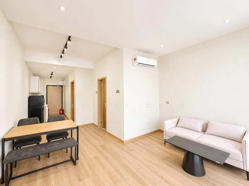 Living features: light wood flooring, white painted walls, recessed downlights, wall-mounted split AC, 3-seater fabric sofa in light color, black coffee table, dining table with 4 chairs, open layout, doorway to other rooms; style: modern.