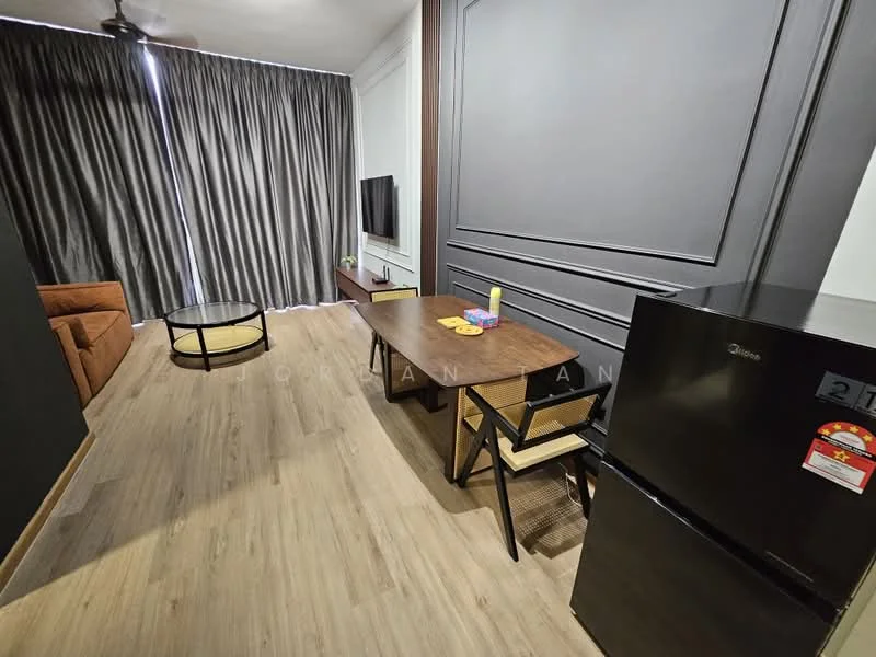 Living features: 3-seater fabric sofa in brown, coffee table with round glass top, wall-mounted TV, TV console, dining table with 4 chairs, black refrigerator, wooden flooring, floor-to-ceiling curtains, wall paneling, ceiling fan; style: modern.