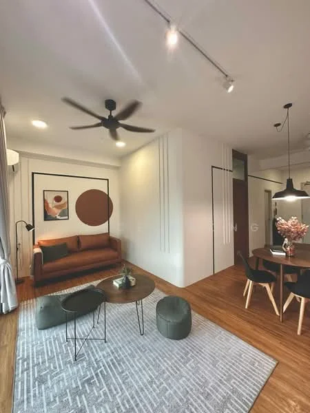 Living features: 3-seater fabric sofa in orange, round coffee table, 2 green ottomans, area rug with geometric pattern, 5-blade ceiling fan, recessed downlights, wall-mounted artwork, dining table with 4 chairs; style: modern.