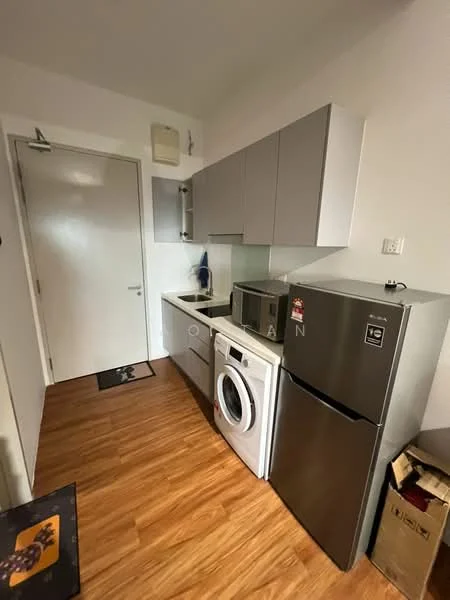 Kitchen features: grey cabinetry, single-bowl stainless-steel sink, chrome pull-down faucet, built-in microwave, freestanding range oven, stainless-steel side-by-side fridge, front-load washing machine, laminate flooring, white walls, recessed downlights; style: modern.