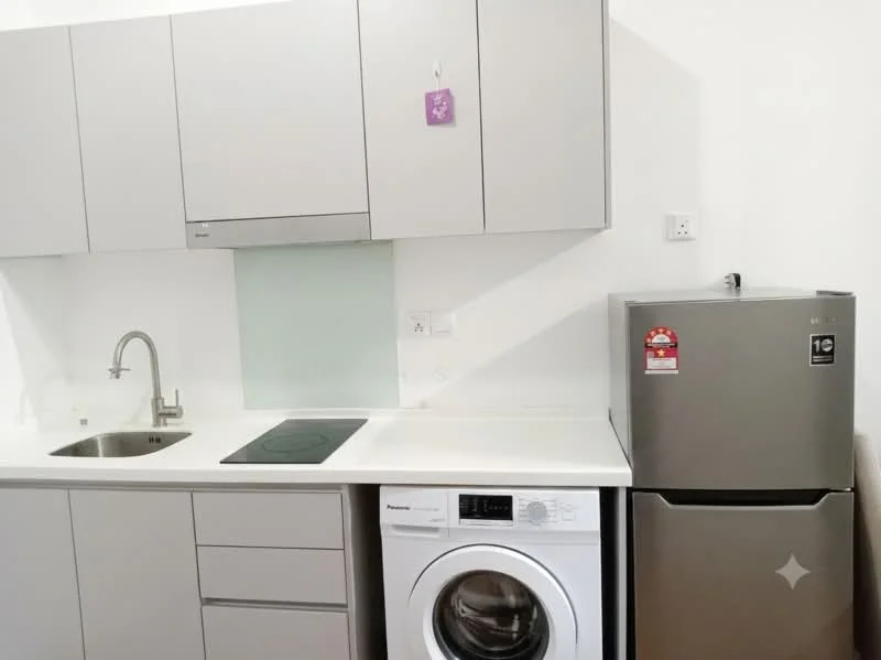Kitchen features: single-bowl stainless-steel sink, chrome pull-down faucet, white laminate countertop, grey flat-panel cabinets, built-in electric cooktop, front-load washing machine, stainless-steel fridge, glass backsplash; style: modern.