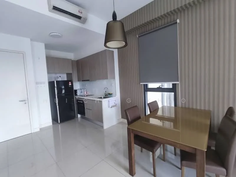 Kitchen features: white cabinets, grey countertop, stainless-steel fridge, built-in oven, 4-burner gas hob, single-bowl stainless-steel sink, chrome pull-down faucet, tile backsplash, recessed downlights, wall-mounted split AC, dining table with four chairs, cream tiled flooring, roller blinds; style: modern.
