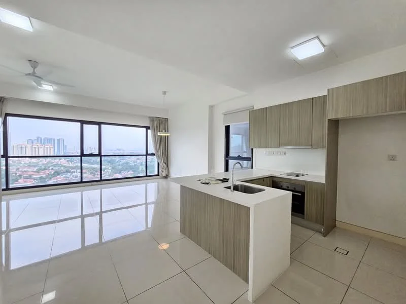 Kitchen features: white painted walls, glossy tile flooring, island kitchen with breakfast bar, single-bowl stainless-steel sink, chrome pull-down faucet, built-in oven, stainless-steel range hood, 4-burner gas hob, wood cabinetry, floor-to-ceiling windows, city view, recessed downlights, ceiling fan; style: modern; view: city.