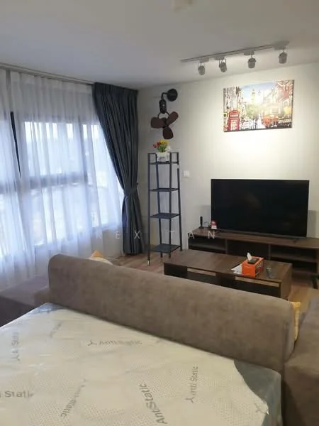 Living features: floor-to-ceiling windows, sheer curtains, 3-blade ceiling fan, recessed downlights, wall-mounted TV, TV console, coffee table, decorative artwork, grey fabric sofa, wooden flooring, open shelving unit; style: modern.