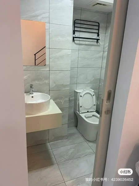 Bathroom features: white ceramic toilet, single-sink vanity with floating cabinet, round vessel sink, chrome basin mixer faucet, full-height grey tile cladding, mirror above sink, towel rack, recessed lighting, sliding door, grey floor tiles; style: modern.