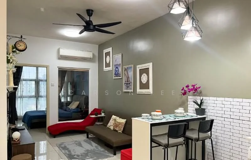 Living features: 5-blade ceiling fan with light, wall-mounted air conditioning unit, grey accent wall, white painted walls, tile flooring, sofa in brown fabric, red chaise lounge, coffee table, decorative wall art, framed artwork, area rug with geometric pattern, dining table with 4 black chairs, white tiled backsplash; style: modern. Room features: blue bedspread, window with sheer curtains.