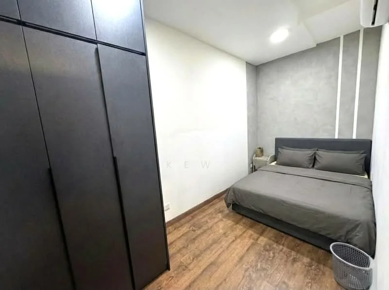 Bedroom features: queen-size bed with grey bedding, upholstered headboard, built-in wardrobe with black finish, wooden flooring, recessed downlights, wall-mounted air conditioning unit, decorative wall with grey texture, wastebasket; style: modern.