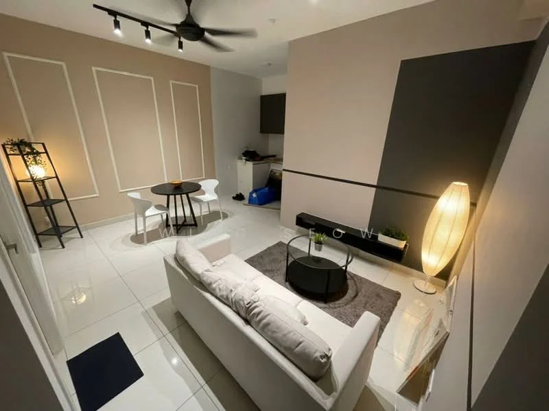 Living features: white sofa, black coffee table, 3-seater sofa, 2 white dining chairs, round dining table, grey area rug, white walls, accent wall in beige, recessed downlights, ceiling fan, decorative floor lamp, plant in pot; style: modern.