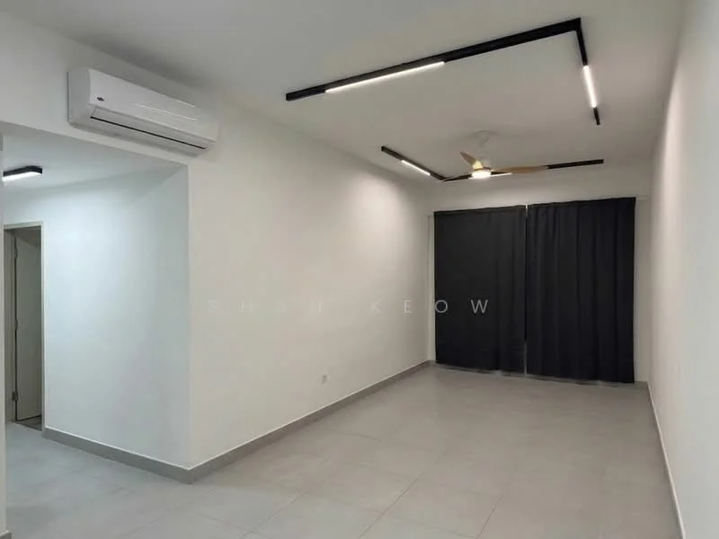 Living features: white painted walls, grey floor tiles, 5-blade ceiling fan with light, recessed LED downlights, wall-mounted split AC, blackout curtains, sliding glass door, open layout; style: modern.