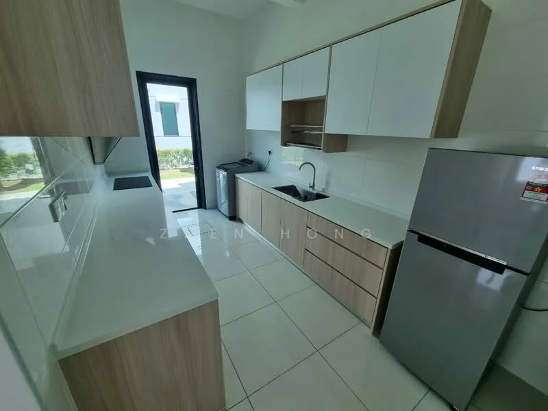 Kitchen features: white cabinets with wood accents, grey quartz countertop, single-bowl stainless-steel sink, chrome pull-down faucet, built-in oven, freestanding refrigerator, ceramic tile flooring, wall-mounted cabinets, window with view to exterior, washing machine, open shelving; style: modern; view: garden.