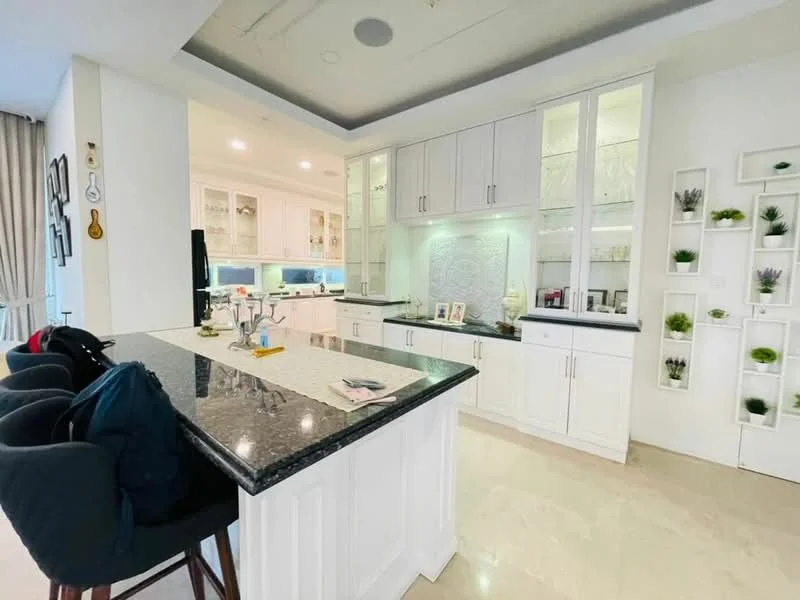 Kitchen features: white shaker cabinets, black granite countertop, stainless-steel sink, chrome pull-down faucet, built-in oven, freestanding range oven, recessed downlights, tile backsplash with decorative pattern, open shelving, bar stools, marble tile flooring, floor-to-ceiling windows, decorative wall art; style: modern.