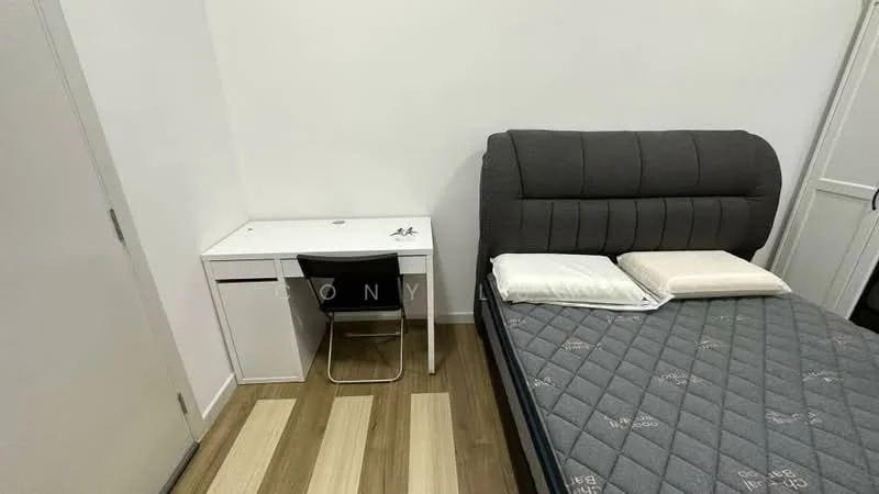 Bedroom features: grey upholstered headboard, queen-size bed, white bedding, wooden flooring, white desk with drawer, black chair, wall-mounted light, built-in wardrobe with sliding doors; style: modern.