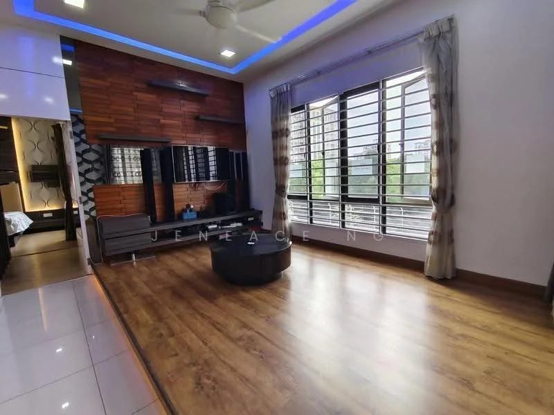 Living features: wood laminate flooring, feature wall with wooden panels, large windows with horizontal grilles, ceiling with recessed lighting, ceiling fan, TV console, decorative shelving, curtains, neutral wall color, open layout; style: modern; view: garden.