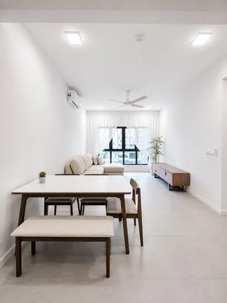 Living features: white painted walls, light grey tile flooring, 5-blade ceiling fan with light, floor-to-ceiling windows, sheer curtains, sofa in beige fabric, wooden coffee table, wooden TV console, dining table with white top, wooden bench seating, decorative plant in ceramic pot, air conditioning unit; style: modern; view: garden.