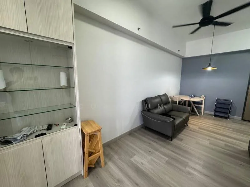 Living features: grey accent wall, white painted walls, laminate flooring, 5-blade ceiling fan, black leather sofa, wooden side table, glass display cabinet, dining table with chairs, pendant light; style: modern.