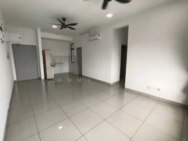 Living features: grey ceramic tile flooring, white painted walls, recessed downlights, 2-blade ceiling fan, wall-mounted air conditioning unit, open layout, kitchenette area with sink, large windows, doorway leading to another room; style: modern.