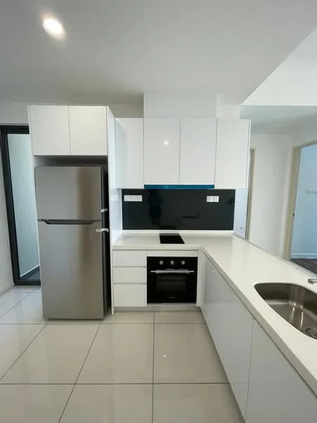 Kitchen features: white cabinetry, stainless-steel fridge, built-in oven, 4-burner electric hob, single-bowl stainless-steel sink, chrome pull-down faucet, black glass backsplash, white countertop, ceramic tile flooring, recessed downlights; style: modern.
