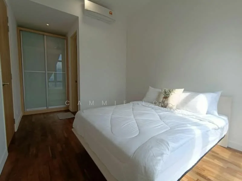 Bedroom features: queen-size bed with white bedding, wooden flooring, white painted walls, floor-to-ceiling windows, 1 wall-mounted split AC, built-in wardrobe with sliding doors, decorative plant on bedside table, natural light from window; style: modern.