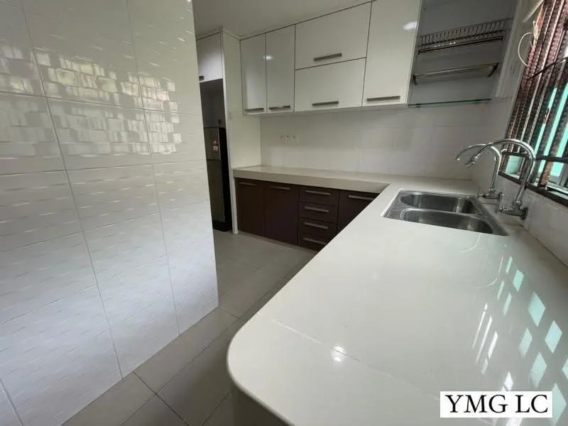 Kitchen features: white glossy cabinetry, dark wood lower cabinets, double-bowl stainless-steel sink, chrome pull-down faucet, white quartz countertop, ceramic tile backsplash, built-in oven, refrigerator, recessed lighting, grey floor tiles, window with grid pattern, wall-mounted kitchen hood; style: modern.