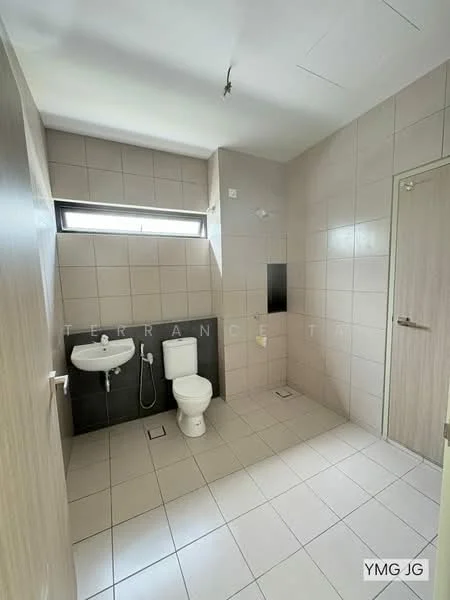 Bandar Bukit Raja : Adira, Bandar Bukit Raja, Klang — view 2 of 5 — for Rent