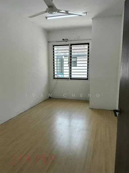 Room features: laminate flooring, white painted walls, ceiling fan, two sliding windows with horizontal slats, natural light from windows, no visible furniture, minimalist design, neutral color scheme; style: minimalist.