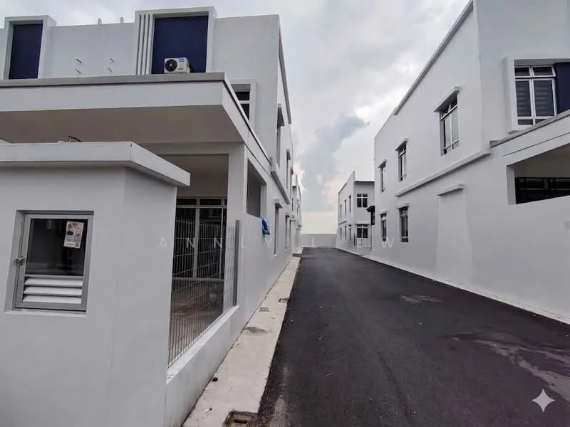 Exterior type: linked terrace house; features: white painted facade, flat roof, two-storey buildings, asphalt road, fenced perimeter, air conditioning unit visible, sidewalk, manicured landscaping, modern architectural design; style: modern.