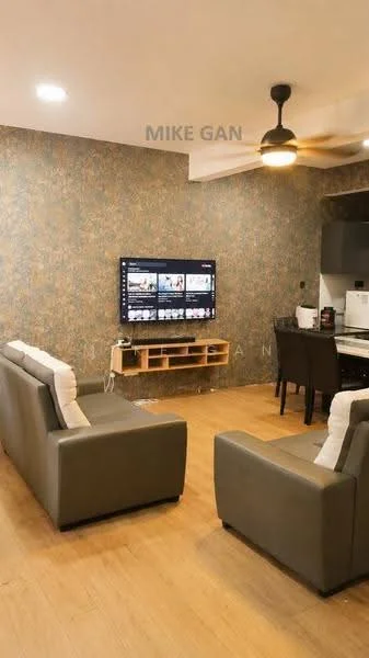 Living features: 2-seater fabric sofa in grey, wooden TV console, wall-mounted TV, decorative wall with patterned wallpaper, wooden flooring, 5-blade ceiling fan, recessed downlights, open-plan layout to kitchen, dining table visible in background; style: modern.