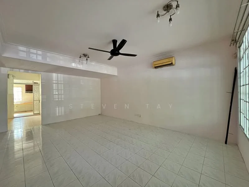 Living features: white painted walls, glossy white floor tiles, 5-blade ceiling fan, wall-mounted air conditioning unit, large windows with grid design, natural light from windows, neutral color scheme, open layout; style: modern.
