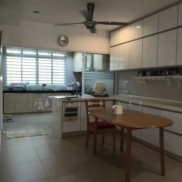 Kitchen features: white cabinetry with flat-panel doors, light-colored countertop, single-bowl stainless-steel sink, chrome pull-down faucet, built-in oven, stainless-steel range hood, 4-burner gas hob, refrigerator, window with horizontal blinds, ceiling fan, tile flooring, wall-mounted shelves, dining table with wooden legs, area rug; style: modern.