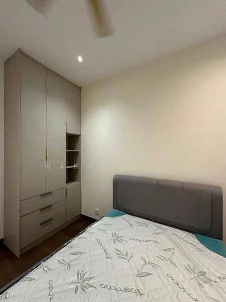 Bedroom features: queen-size bed, upholstered headboard, built-in wardrobe with grey finish, light wood cabinetry, recessed lighting, ceiling fan, wooden flooring, neutral painted walls; style: modern.