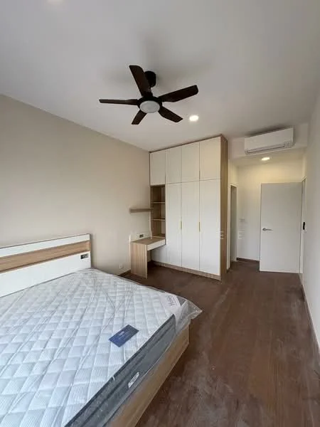 Bedroom features: queen-size bed, 5-blade ceiling fan with light, built-in wardrobe, study desk, wooden flooring, white painted walls, recessed downlights, air conditioning unit; style: modern.