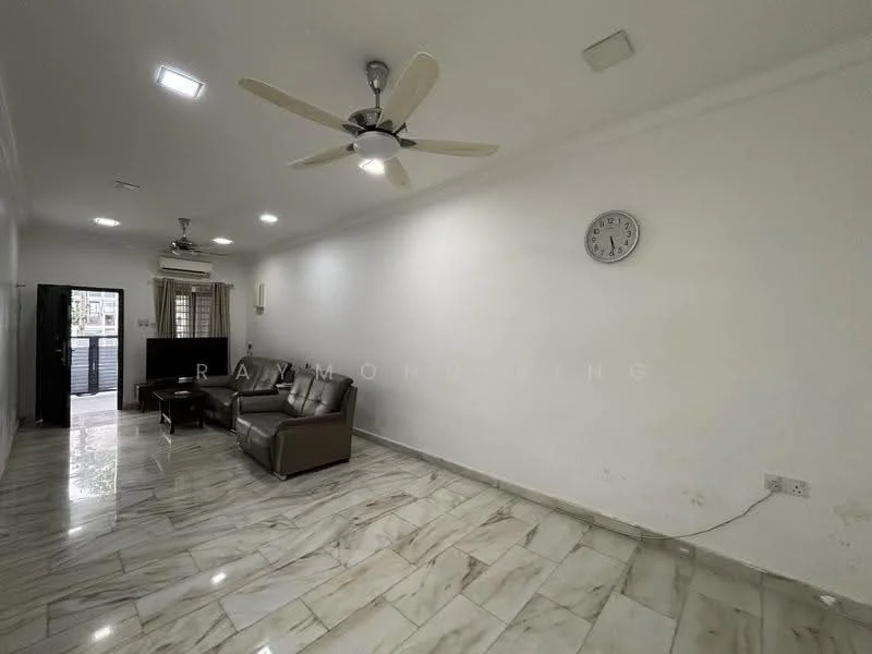 Living features: white painted walls, marble tile flooring, 5-blade ceiling fan with light, recessed LED downlights, wall clock, sofa in brown leather, TV console, floor-to-ceiling windows, curtains, area rug; style: modern.