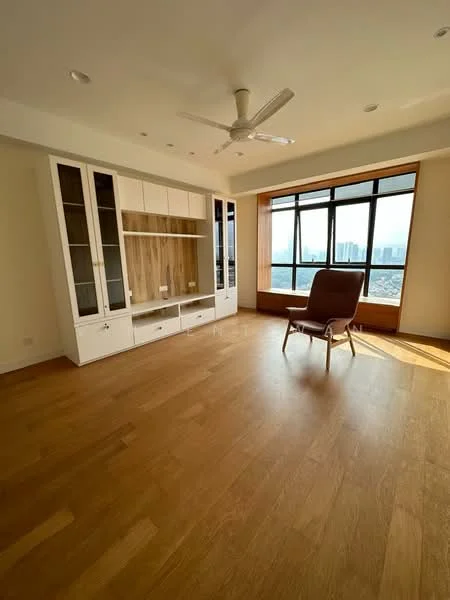 Living features: wooden flooring, white painted walls, ceiling fan, built-in cabinetry with glass doors, large floor-to-ceiling windows, city view, natural light, recessed lighting; style: modern; view: city.