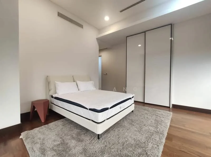 Bedroom features: king-size bed, upholstered headboard, white bedding, wooden flooring, area rug with neutral color, built-in wardrobe with sliding doors, recessed ceiling lights, white painted walls; style: modern.