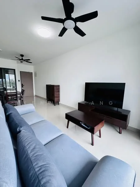 Living features: 3-seater fabric sofa in light grey, coffee table in dark wood, TV console in dark wood, wall-mounted TV, 2 ceiling fans, recessed ceiling lights, light-coloured tiled flooring, white painted walls, large window with view to balcony; style: modern.