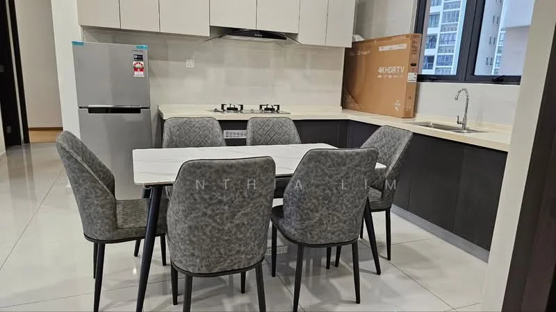 Kitchen features: white cabinets, grey marble countertop, stainless-steel sink, chrome pull-down faucet, built-in gas hob, stainless-steel fridge, dining table with marble top, 4 upholstered dining chairs, tile flooring, wall-mounted range hood; style: modern.