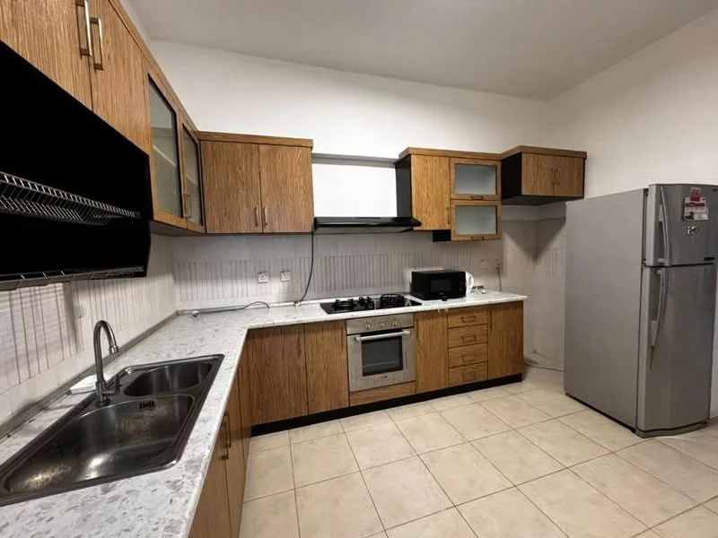 Kitchen features: laminate cabinetry in wood finish, white granite countertop, double-bowl stainless-steel sink, chrome pull-down faucet, built-in oven, 4-burner gas hob, stainless-steel range hood, freestanding refrigerator, microwave, tile flooring, white tiled backsplash, open shelving, under-cabinet lighting; style: modern.