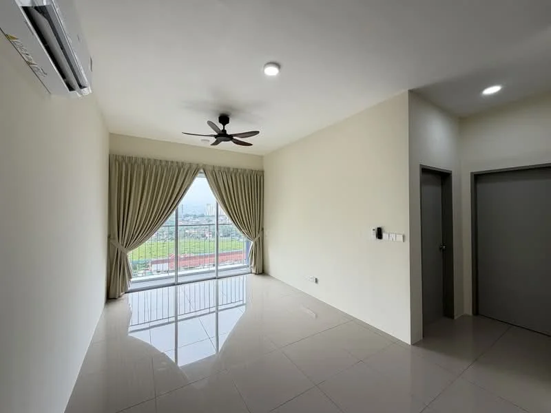 Living features: white painted walls, glossy ceramic tile flooring, 5-blade ceiling fan, floor-to-ceiling windows, sheer curtains, sliding glass door, natural light, air conditioning unit; style: modern; view: city.