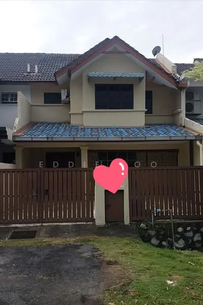 Exterior type: semi-detached house; features: two-storey structure, blue tiled roof, cream painted facade, wooden fence, front yard with grass, paved driveway, satellite dish on roof, windows with grills; style: traditional.