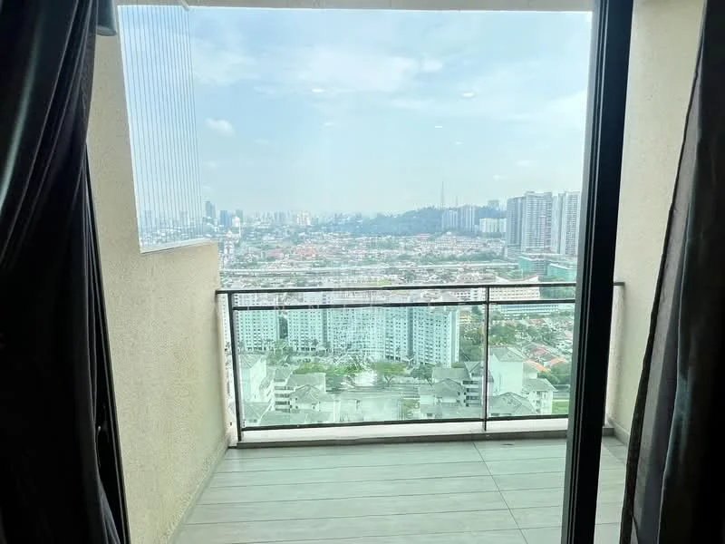 Room features: floor-to-ceiling windows, glass balcony railing, grey wooden flooring, city skyline view, curtains, exterior wall with light-colored finish; style: modern; view: city.