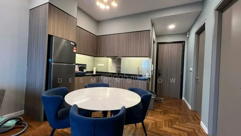 Dining features: round dining table with marble top, 4 upholstered dining chairs in navy blue, wooden herringbone flooring, recessed downlights, grey painted walls, kitchenette with dark wood cabinetry, stainless-steel fridge, built-in oven, countertop with under-cabinet lighting, open-plan layout to kitchen, doorway leading to hallway; style: modern.