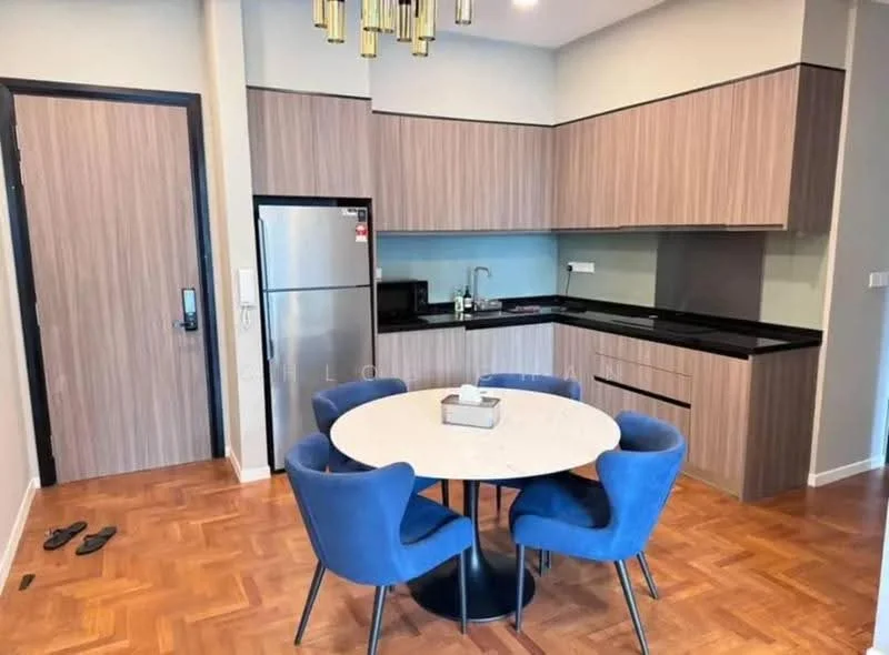 Kitchen features: black granite countertop, wood cabinetry in light brown, stainless-steel fridge, built-in oven, single-bowl stainless-steel sink, chrome pull-down faucet, black backsplash, 4-seater round dining table, blue upholstered dining chairs, wood parquet flooring, recessed downlights, wall-mounted kitchen cabinet, open shelving; style: modern.