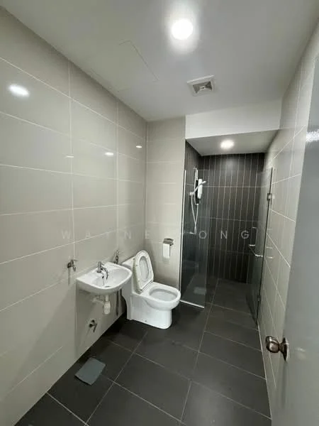 Bathroom features: white ceramic toilet, single-sink vanity with chrome faucet, glass shower enclosure, rain shower head, grey wall tiles, white wall tiles, black floor tiles, recessed LED downlights, mirror above sink; style: modern.
