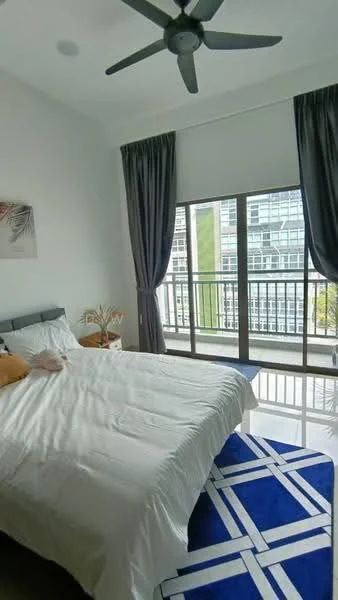 Bedroom features: king-size bed with white bedding, upholstered headboard, 2 bedside tables, decorative wall art, floor-to-ceiling windows, grey curtains, blue area rug with geometric pattern, ceiling fan; style: modern; view: city.