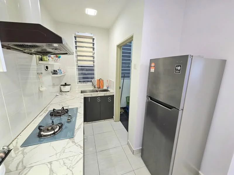 Kitchen features: marble countertop, stainless-steel sink, chrome pull-down faucet, 2-burner gas hob, built-in range hood, stainless-steel fridge, white tiled walls, grey cabinetry, ceramic tile flooring, window with horizontal bars, wall-mounted shelves, kitchen utensils visible; style: modern.