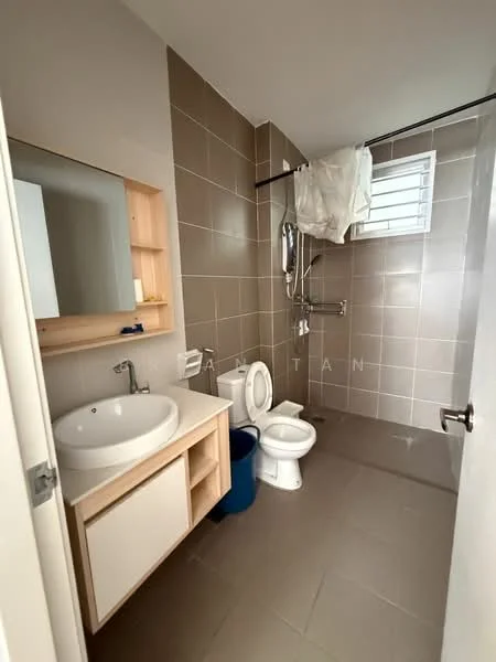 Bathroom features: single-sink vanity with wood cabinet, round basin, chrome basin mixer, one-piece toilet, handheld shower, wall-mounted shower head, tile cladding on walls, grey ceramic tile flooring, mirror above vanity, window for natural light, towel rack, shower curtain rod; style: modern.
