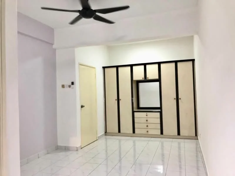 Room features: white painted walls, glossy white tile flooring, ceiling fan, built-in wardrobe with sliding doors, mirror in wardrobe, drawer storage in wardrobe, neutral color scheme, single door, no visible windows; style: modern.