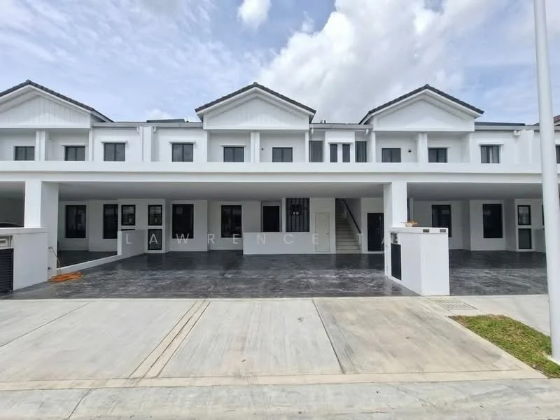 Exterior type: linked terrace house; features: white painted facade, flat roof, two-storey structure, manicured lawn, paved driveway, multiple windows, front porch area, modern architectural design; style: modern.